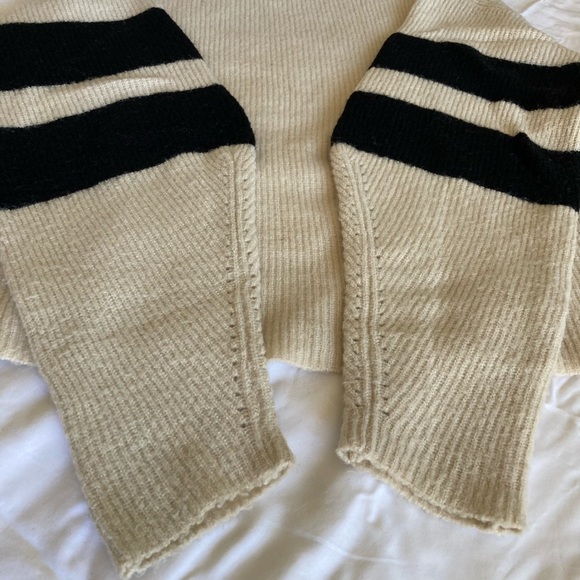 John and Jenn crewneck sweater - Picture 6 of 6